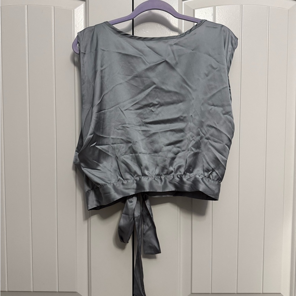 Chic Gray Women's Crop Top with Tie Detail